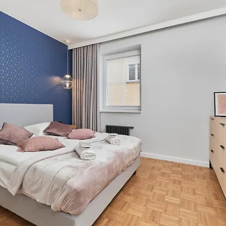 In The Heart Of By Renters Prestige Apartman