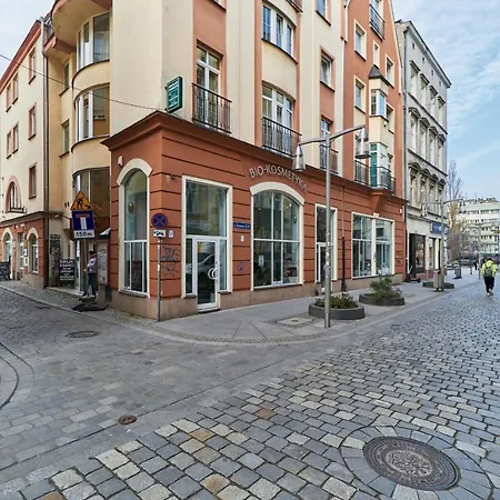 In The Heart Of By Renters Prestige Apartment *