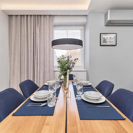 In The Heart Of By Renters Prestige Apartmán