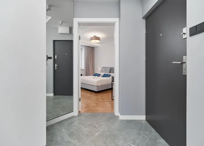 In The Heart Of By Renters Prestige Apartament *